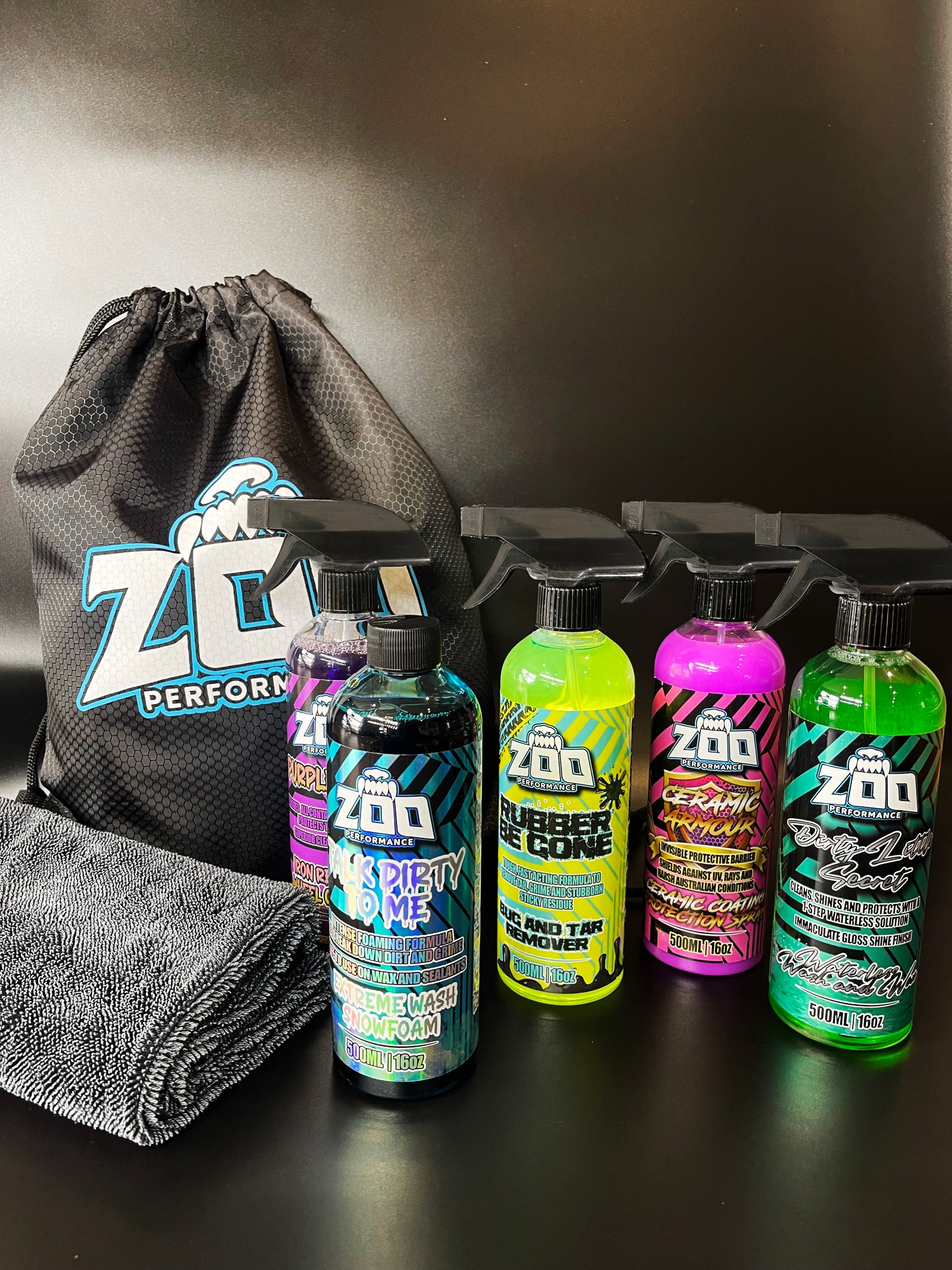 "THE ESSENTIALS" CAR CLEANING KIT